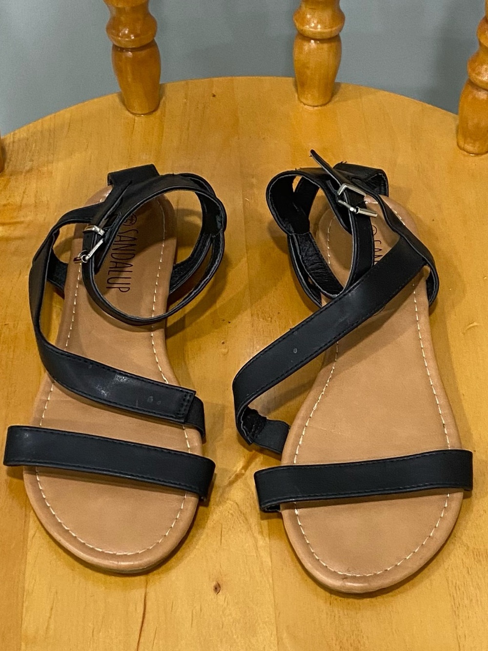 SANDLE UP Black Strappy Women's Sandals size 8.5